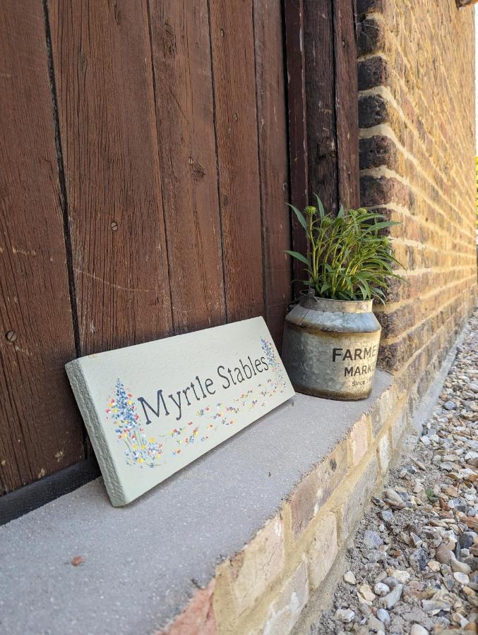 Hernhill Myrtle Stables - Converted, Self-Contained, Countryside מראה חיצוני תמונה